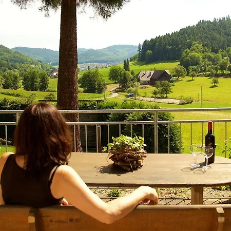 Kempfenhof Apartament *